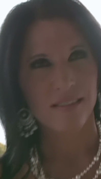 Sex v autě a více - Brunetka MILF v Pearls si vezme velkého černého ptáka
