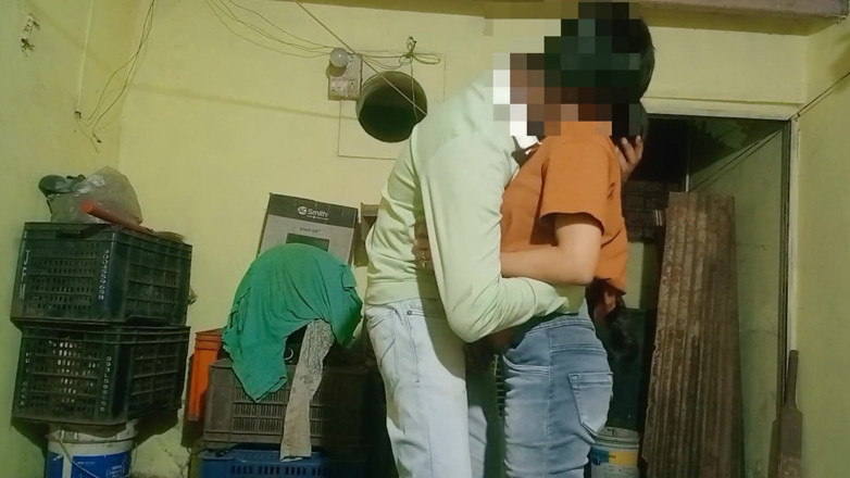 NikiRathod: Video sepong kontol dengan wajah sedih