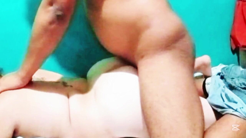 Sofixxx: Mi cuñada tiene un culo blanco tan bonito que se...