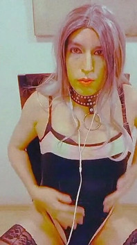 Sissy Crossdresser Masturbating