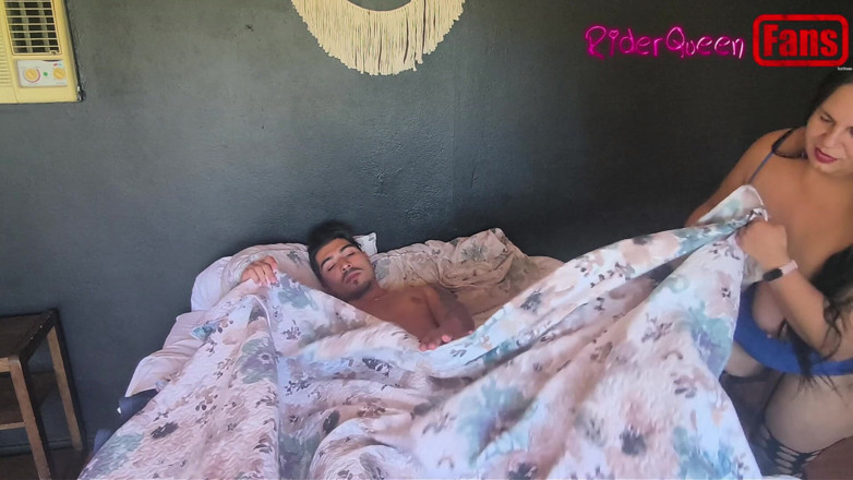Riderqueen: BBW MILF Stepmom in Bed by Stepson - Full Video for...