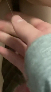 Ragazza ottiene l'orgasmo alla festa 18