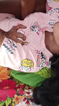 Desi ragazza multipli vestiti intensa sessione di sesso hardcore - vero amatoriale