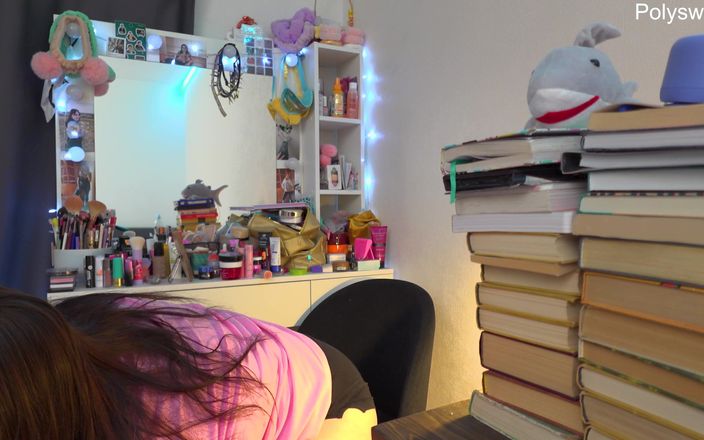 Polly Sweet: Actrița rusoaică filmează un videoclip solo în culise