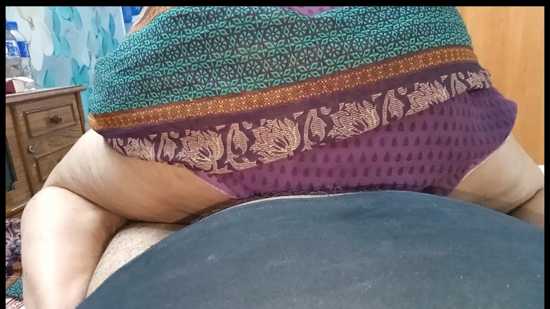 aliabegum: Priya Sharma nua de quatro, hardcore sexo hindi audio