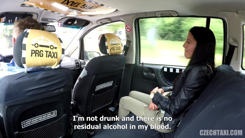 Czech Taxi: Primer orgasmo mojado
