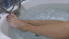 Natalie K: Shaving My Bare Legs & Masturbating Naked in the Bath