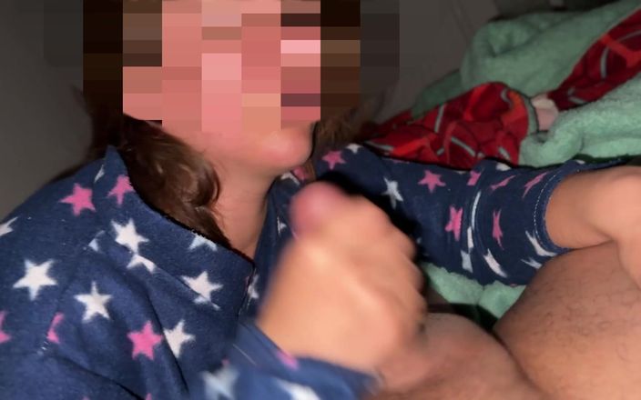 Gordo fuck: 我的继女没有借口地吞下我的精液