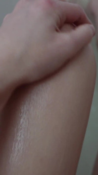 Aku lagi asik mandi di bak mandi