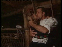 Fetish Desire: İri göğüslü sarışın orta yaşlı seksi kadın genç adamlar tarafından...