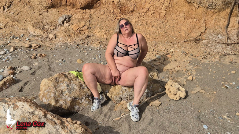 Lena Cox: Horny Wife Masturbates on the Beach