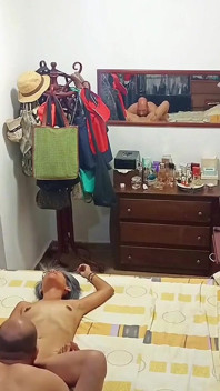 Думая о тебе превращает меня так много, что я не могу помочь, но трогаю себя, сводный брат!