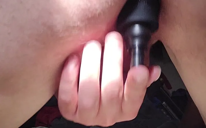 Hothp: Masturbating Naked Playing with a Dildo in My Ass.