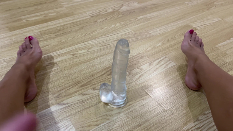 Baby Fitness: Masturbate with dildo feet