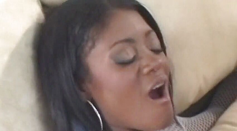 Black Jass: Sexy meisje en haar kamergenoot