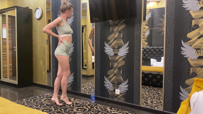 Magical cum: La cagna sudata si è masturbata dopo il fitness