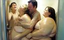 BBW nurse Vicki adventures with friends: 2BBW e 2 ragazzi in una docciah che divertimento bagnato
