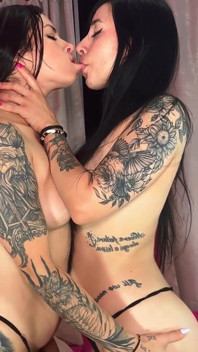สาวโคลอมเบียนติดตูดยักษ์ ช่วยตัวเองและดูดตูดกันจนแตก