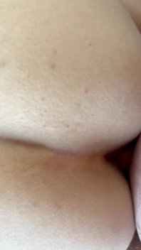 Je me baise par derrière
