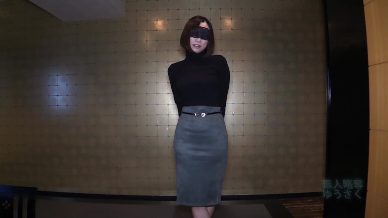 Asians in love: Asiatică cu țâțe mari înghite o ejaculare