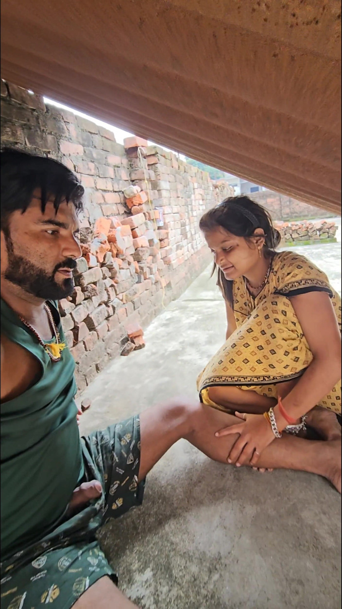 Aalox: Fată indiancă nouă desi sexy din sat face sex acasă