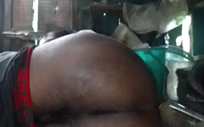 Crazy boy moment: Băiat indian desi cu fundul murdar