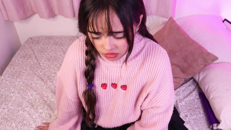 CuttieJennie: Tabù: patrigno che fa squirtare una vergine con solo il...