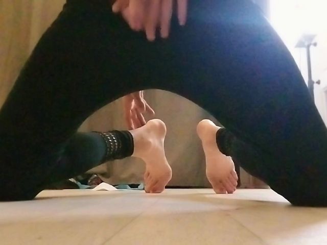 I Love to Cum on My Sexy Feet (EvaaPhoenix)