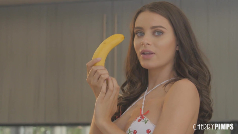 CherryPimps: Крошка с большими сиськами Lana Rhoades мастурбирует, инструкция по дрочке