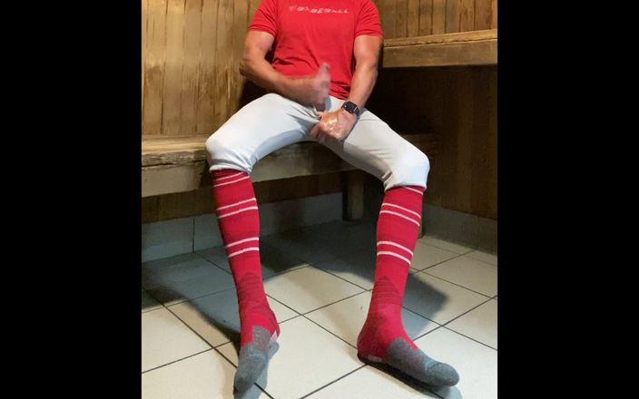 JockDad87: Buff Dilfjockdad87 wordt bijna betrapt op aftrekken in de sauna