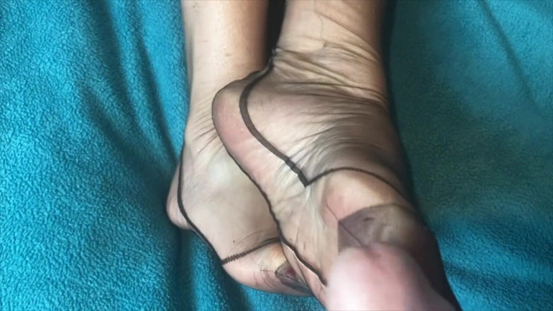 Mr MF: Mrs Mature Feet Getting Special Cream on Her Ff Nylons