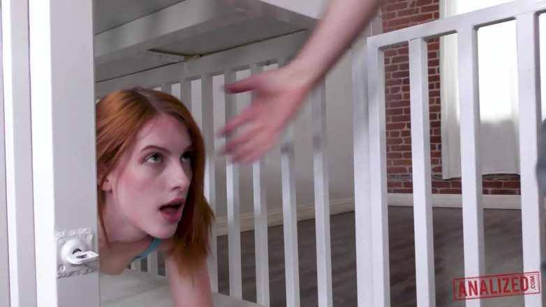 Analized: Gagica roșcată Alex Harper futută anal de James Deen