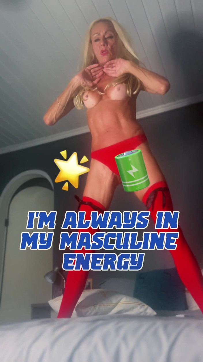 Sienna Diamond: Am I the Hottest MILF? Stepmommy Works Out to Stay...