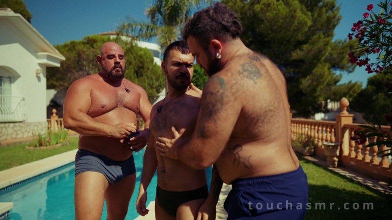Charlie Ferreira: Putting Sun Cream on Two Big Handsome Bears Massage Asmr