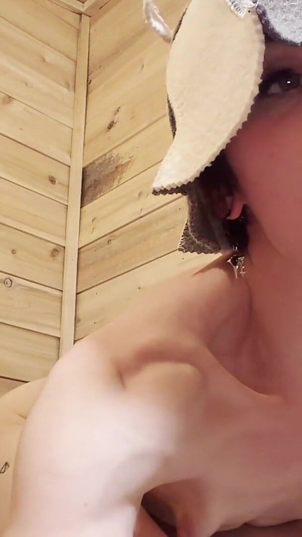 Magenta Sauna Solo (Magenta Lexx)