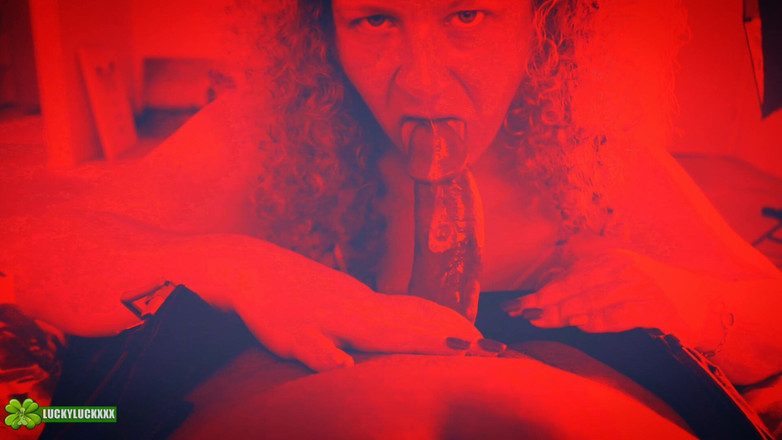 Lucky luck xxx: Szczęśliwa dziewczyna Kween Bunny B - Red Light Special POV Blowjob...
