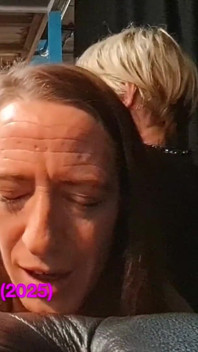 放荡的女仆被打屁股和鞭打