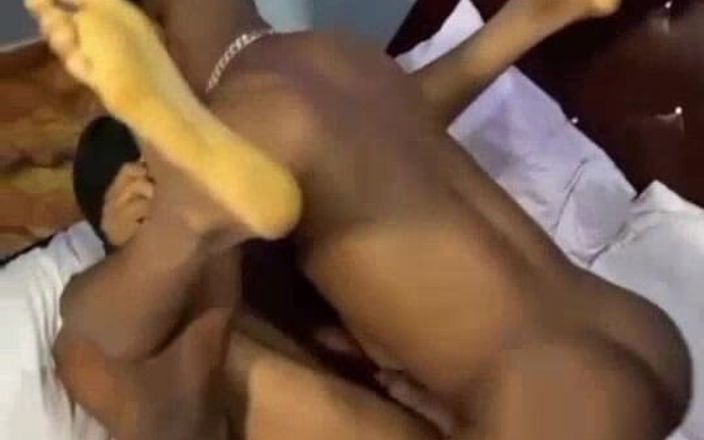 Sweetass132: Wujek Wielki Kutas pieprzył Elvisa