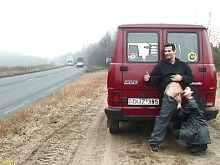 Goldwin pass: Cuplu german nebun se fute pe stradă