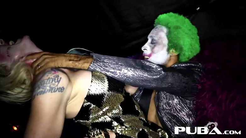 PUBA: CosPlay Whorley Quinn zostaje zerżnięta przez Jokera