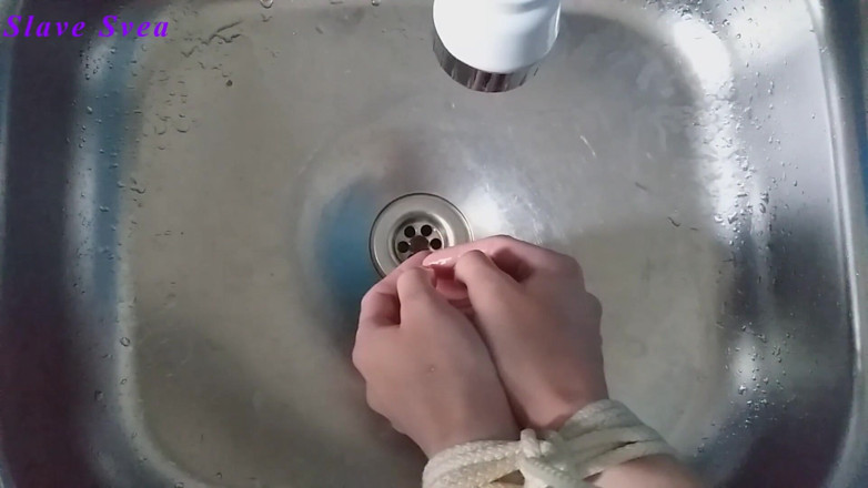 Angelinga: Chiara punizione con sculacciata a mano bianca
