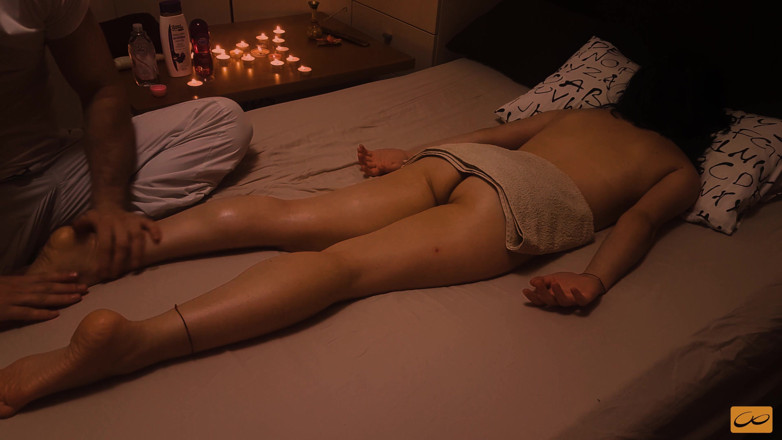 Unlimited Orgasm: कामुक तेल मालिश चुदाई में बदल जाती है और मेरा वीर्य निकालती है - नुरु थाई चरमसुख- शरीर पर वीर्य निकालना