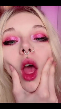 Does That Makes You Wanna Feel My Lips Around Your Dick?