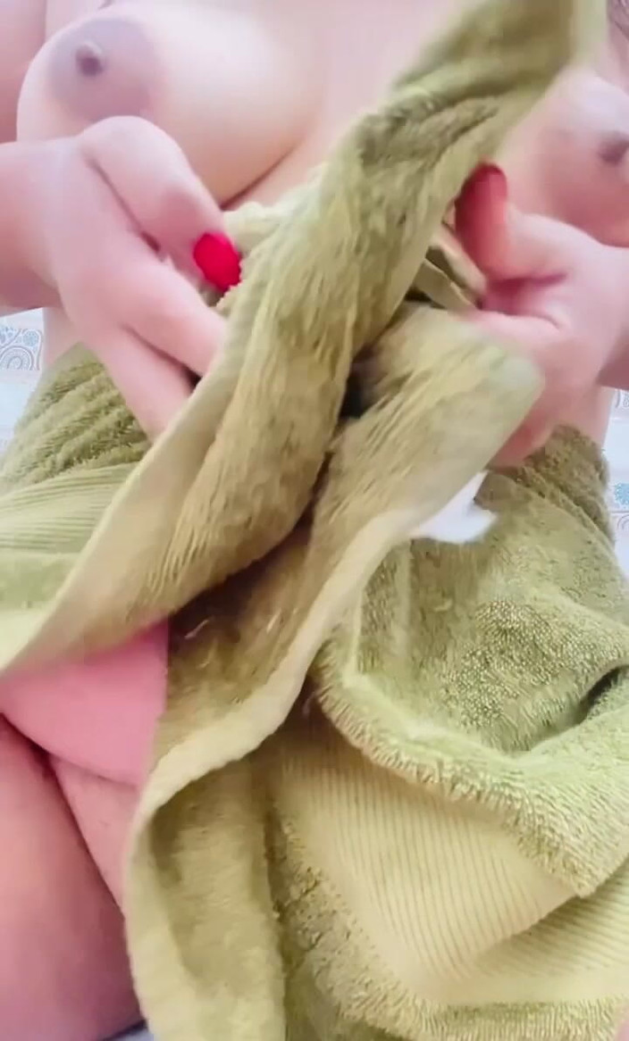 Pussycat51: Kto chce pieprzyć moją cipkę