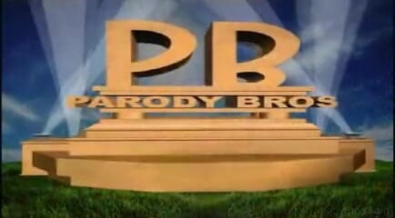 Parody Bros: Hnědovlasá teenagerka masturbuje po sání ptáka v parodovém videu