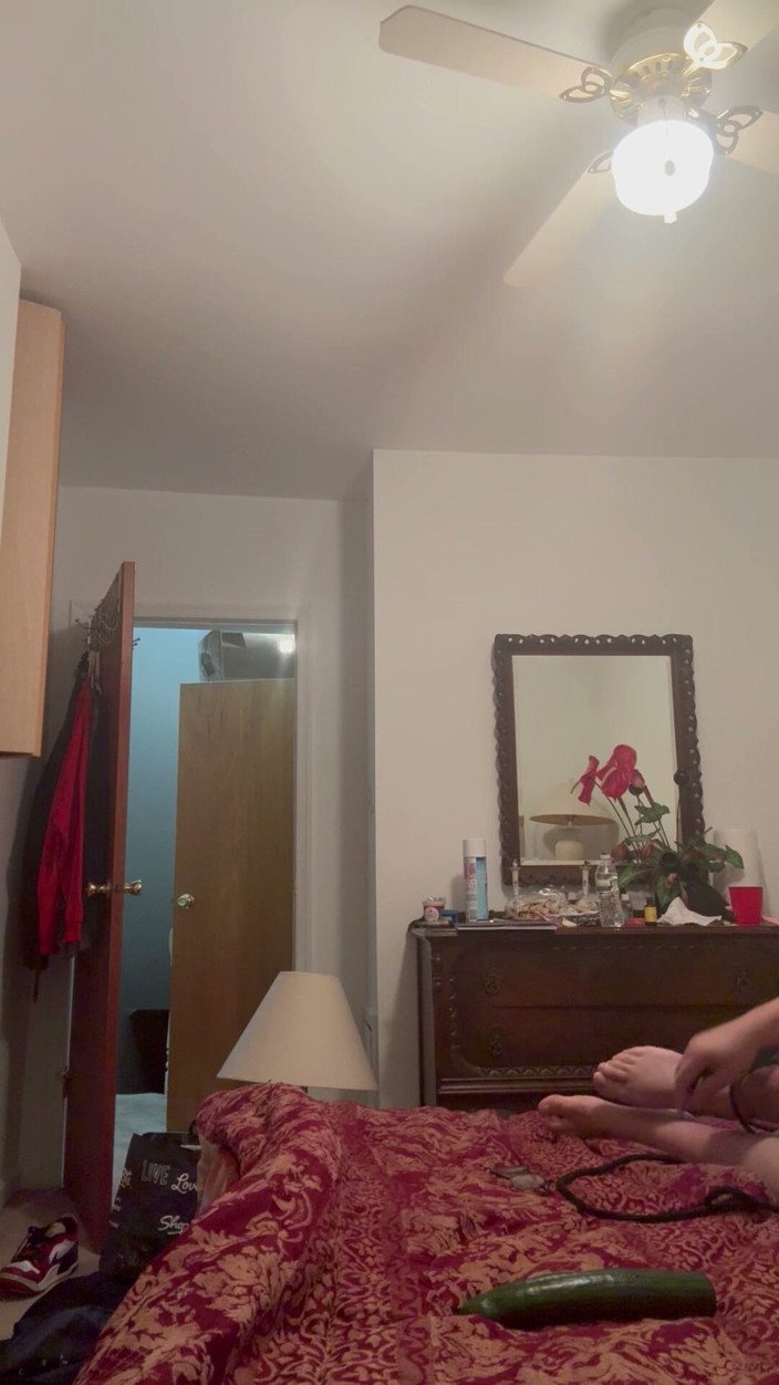 Kinky39: Amarrado cavalgando brinquedo