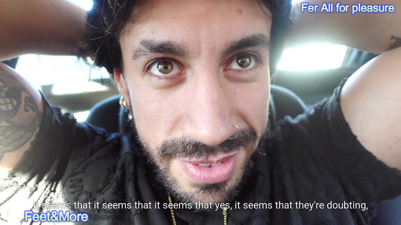 Fer All for pleasure: Tony é pego no carro e faz cócegas