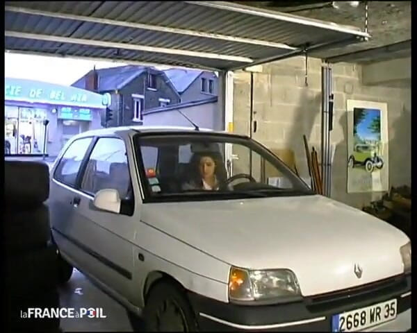 French Family Secrets: Dvojitá penetrace a sperma ve sprše v garáži!