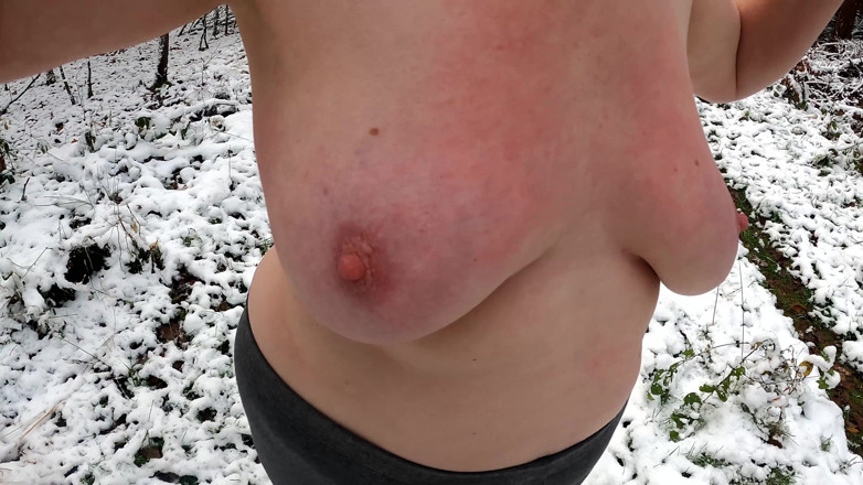 Bouncy Tits Action: Naked Through the Woods and Beating Breasts Warm