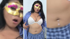 NEGRITA SEXY: Peituda estudante lidera as visualizações ao vivo com este vídeo...